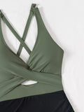 Monokini verde corte de falda negra