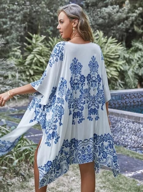 Salida Blanca Con Flores Azules tipo Kimono