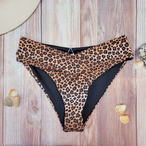 Bottom de Bikini DESIRE Traslapado Leopardo DAMA