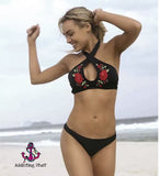 Bikini Cruzado Negro con Rosas Bordadas