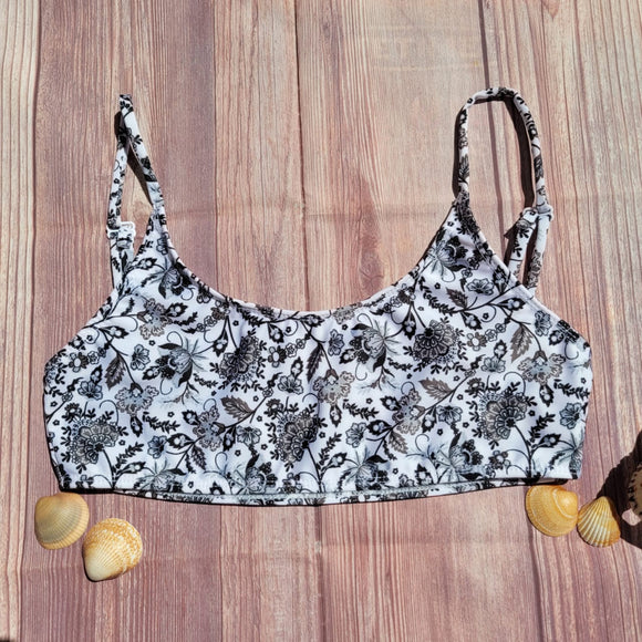 Top de Bikini Estilo Brasileño Niña DESIRE Blanco Flores Negras