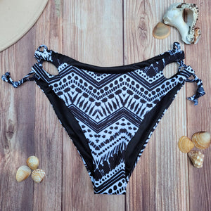 Bottom de Bikini Niña DESIRE con Aberturas ZigZag Blanco y Negro