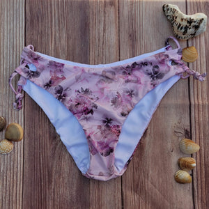 Bottom de Bikini Niña DESIRE con Aberturas Rosas Tonos Rosa